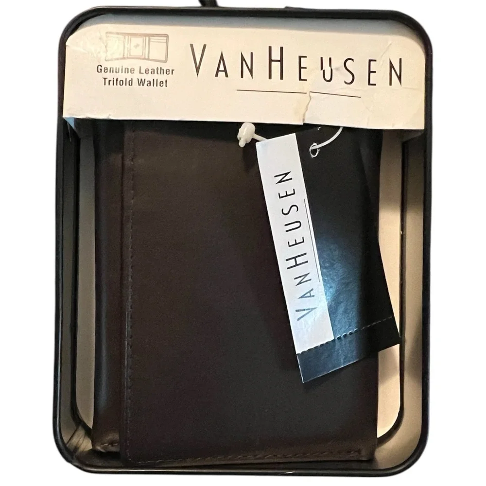 Van Heusen Men's‎ Trifold Dark Brown Lathe Wallet